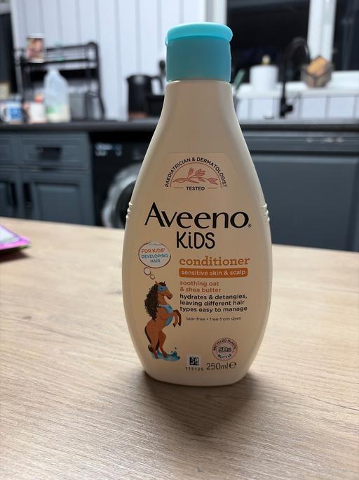 Buy & Sell Duckmanton Chesterfield - Photos for Aveeno kids conditioner