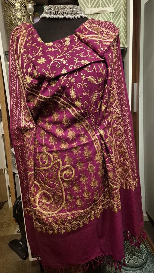 Buy & Sell Farnborough Bromley - Photos for LUXURIOUS KASHMIRI SILK EMBROIDERED SHAWLS