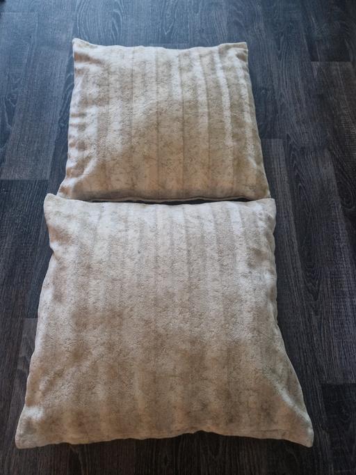 Buy & Sell Scholes Rotherham - Photos for 2 cushions