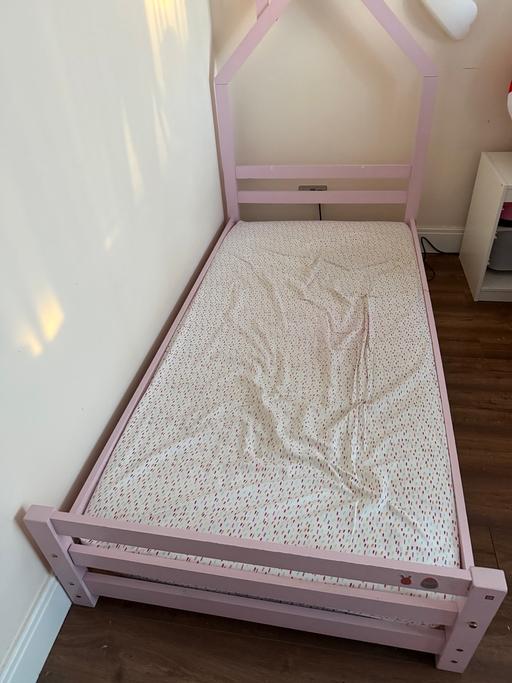 Buy & Sell Cranford Hounslow - Photos for Girl bed , bedside table , drawer