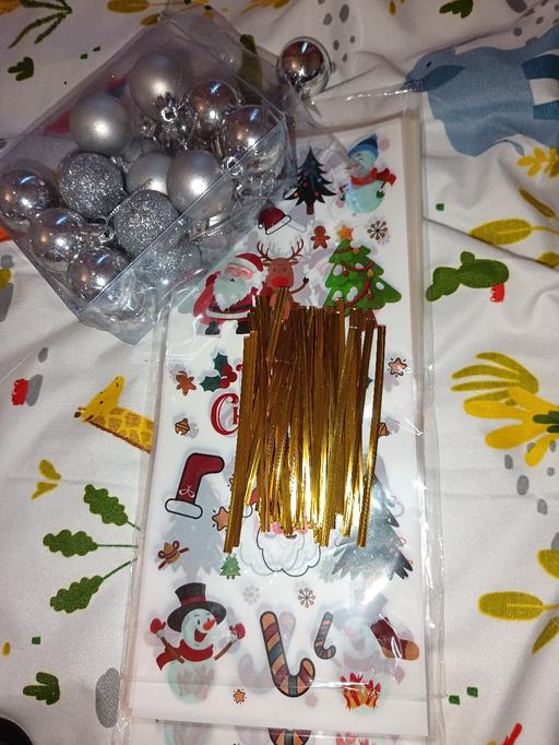 Buy & Sell Nunhead South East London - Photos for Christmas baubles and gift bags