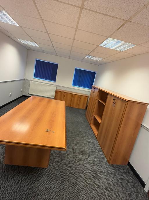 Buy & Sell Park Village Wolverhampton - Photos for Boardroom table and cupboards