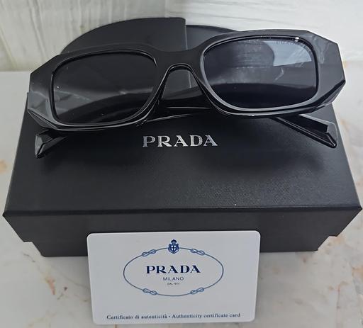 Buy & Sell The Avenues Hull - Photos for prada