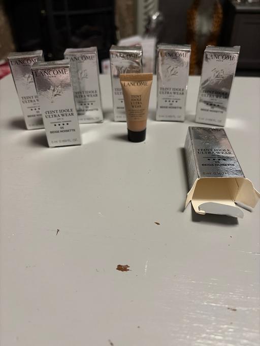 Buy & Sell Duckmanton Chesterfield - Photos for X7 Lancôme foundation