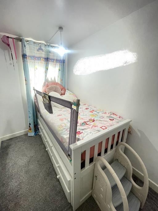 Buy & Sell Leamouth East London - Photos for Single bed 2in1