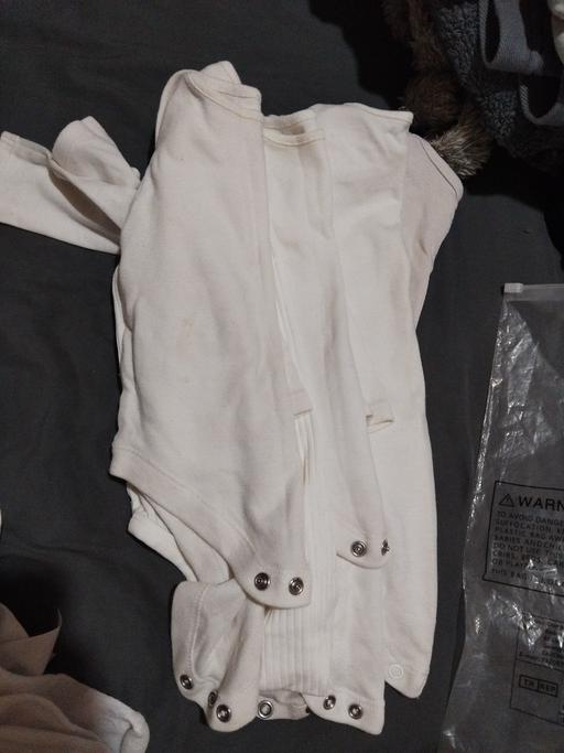 Buy & Sell Southwark Central London - Photos for 4x long sleeve baby vest