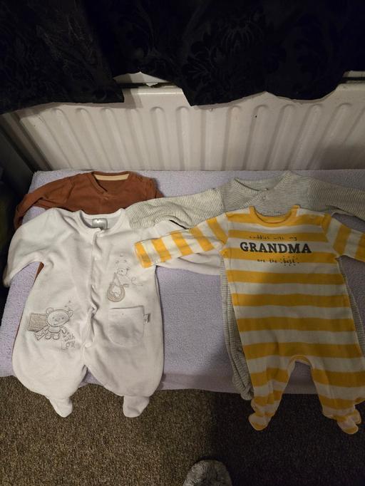 Buy & Sell Keresley Coventry - Photos for 4 Babygrows