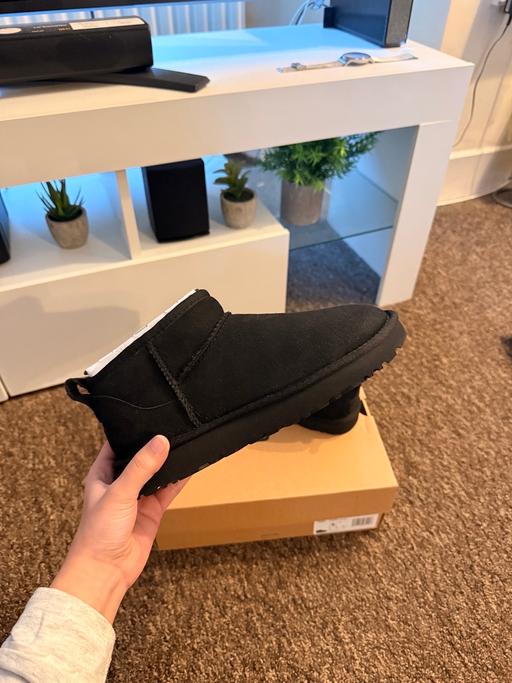 Buy & Sell Humberstone Leicester - Photos for Black UGG Ultra Mini