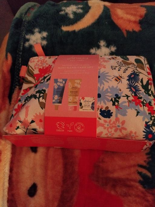 Buy & Sell Bushbury Wolverhampton - Photos for joules mine hand care set