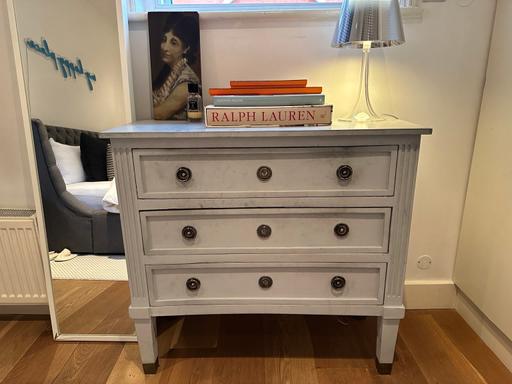Buy & Sell Sloane Square Central London - Photos for Chest of drawers