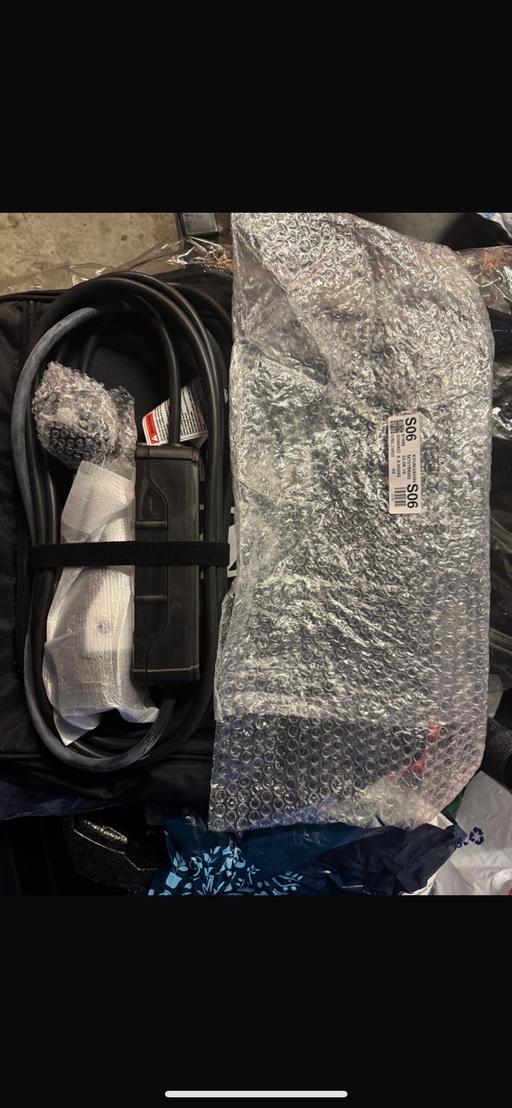 Vehicles Ynysddu Caerphilly - Wales - Photos for Hyundai kona charge cable and bag 2022 onward