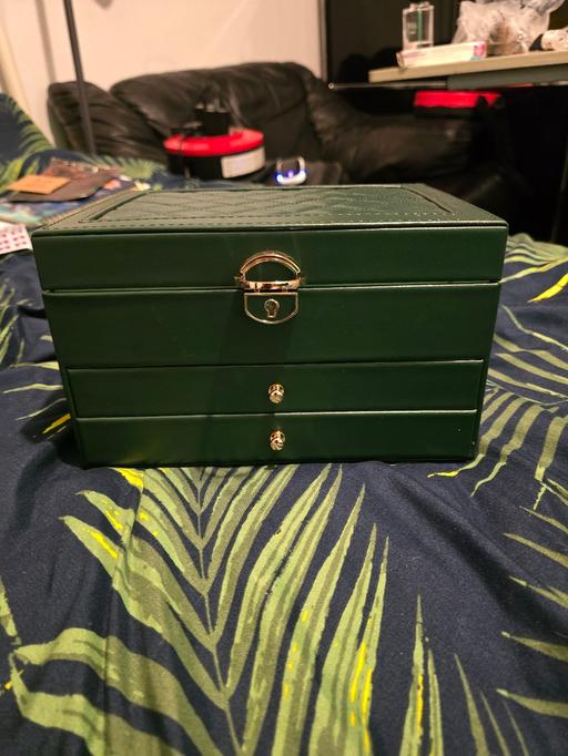 Buy & Sell Walthamstow East London - Photos for Jewellery box with bags and polishing cloth