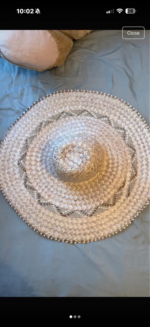 Buy & Sell Old Kent Road South East London - Photos for Large beach hat