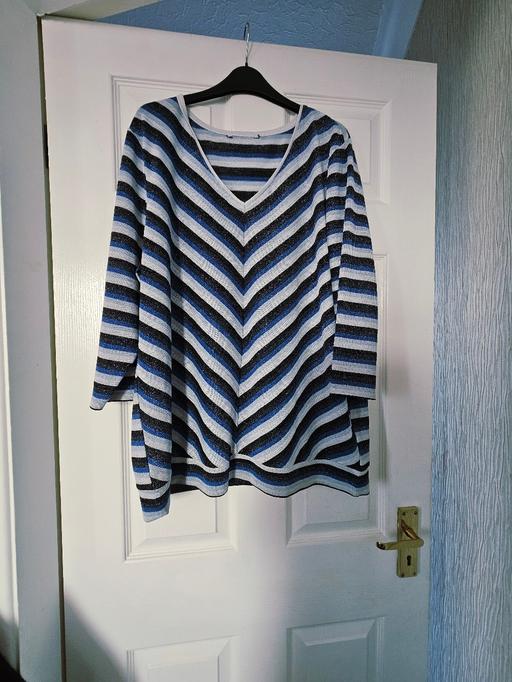 Buy & Sell Newton Doncaster - Photos for Shimmer top, size 20