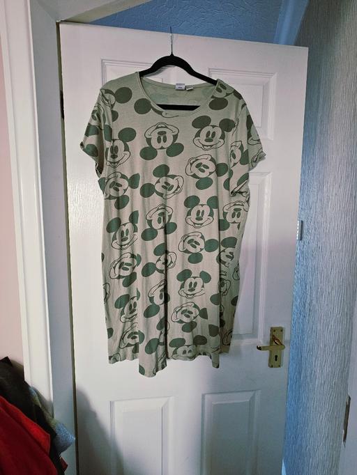 Buy & Sell Newton Doncaster - Photos for Disney style top, 20/22.