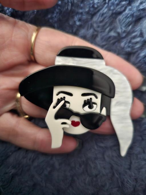 Buy & Sell Pilsley North East Derbyshire - Photos for brooch large acrylic