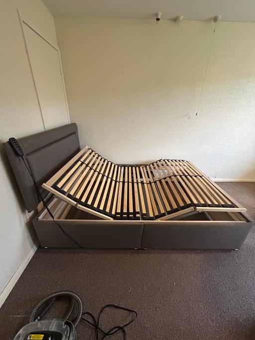 Buy & Sell Sutton Hill Telford and Wrekin - Photos for Electric Adjustable Double Bed (free mattress