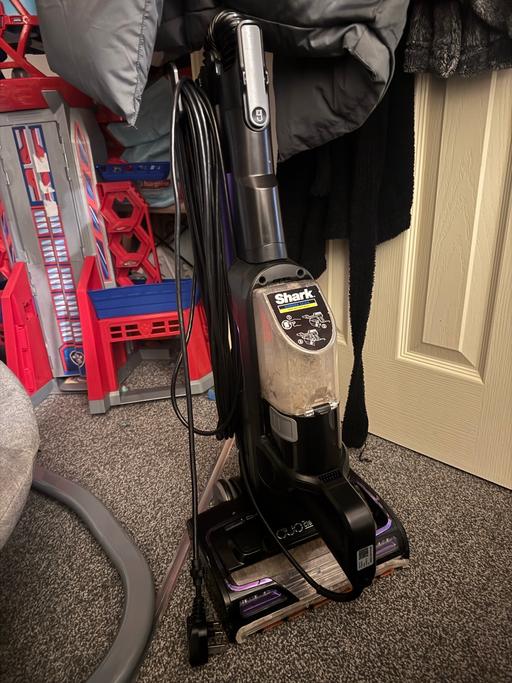 Buy & Sell Chandler`s Ford Eastleigh - Photos for Shark hoover with anti hair wrap