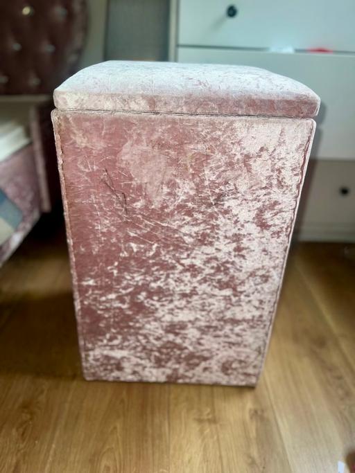 Buy & Sell Waddon South East London - Photos for Pink crushed Velvet standing storage box