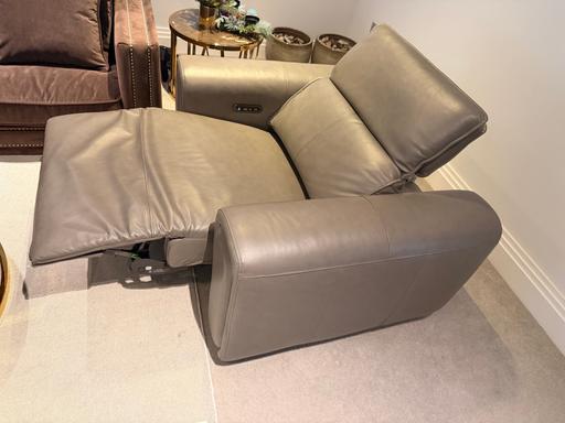 Buy & Sell Gerrards Cross Buckinghamshire - Photos for Beautiful sofa chair recliner