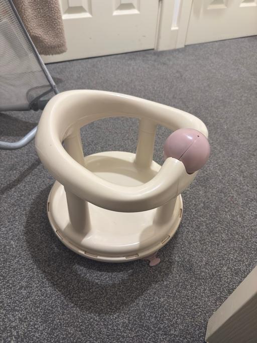 Buy & Sell Chandler`s Ford Eastleigh - Photos for Baby bath seat and electric swing chair