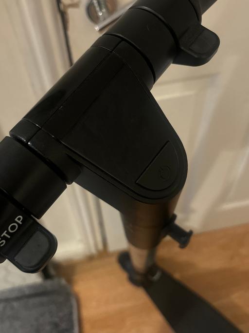 Vehicles Plumstead South East London - Photos for Bird Air Electric Scooter