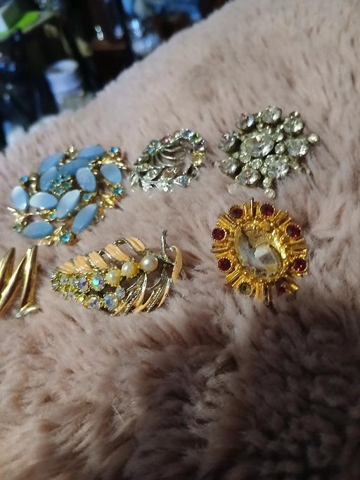 Buy & Sell Netherton Dudley - Photos for 6 retro broches