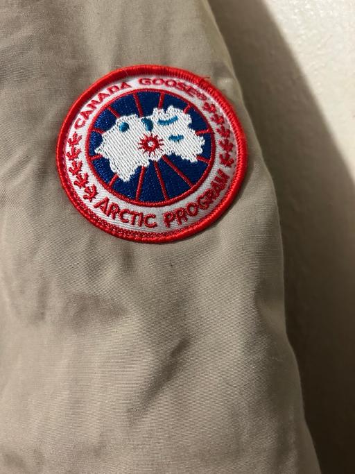 Buy & Sell Laindon Basildon - Photos for Coat size medium Canada goose