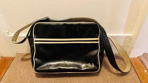 Buy & Sell Tonbridge Tonbridge and Malling - Photos for Fred Perry original shoulder bag