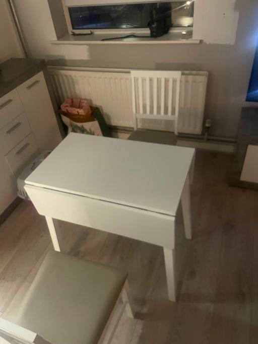 Buy & Sell Collyhurst Manchester - Photos for Table & 2 chairs.