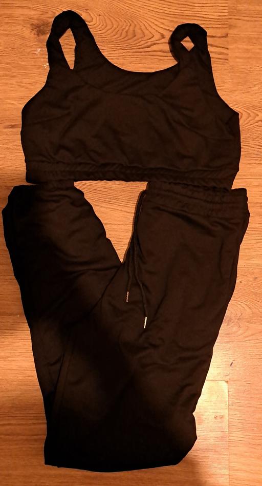Buy & Sell Cuerdley Warrington - Photos for joggers and crop top set size large
