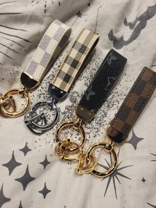 Buy & Sell Netherton Kirklees - Photos for 4 x keyring with leather straps