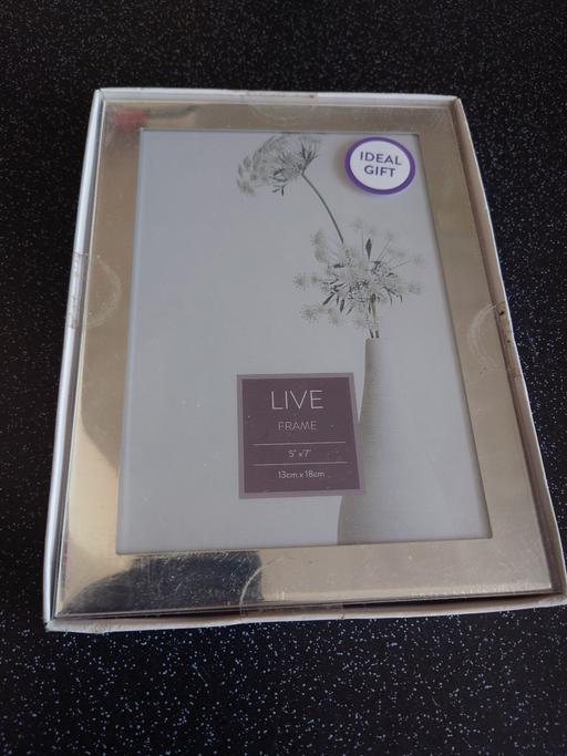 Buy & Sell Woodthorpe Charnwood - Photos for Silver rimmed photo frame