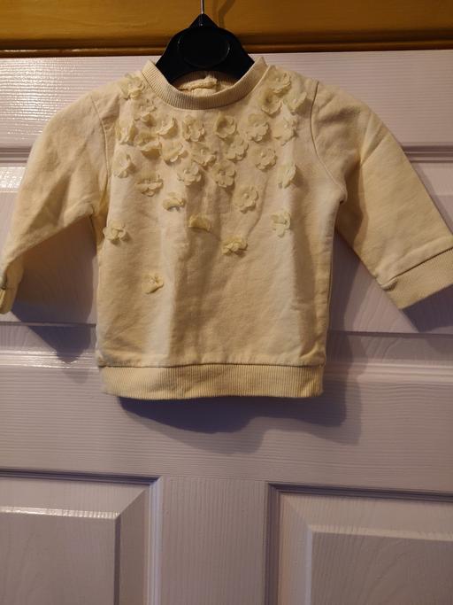 Buy & Sell Woodthorpe Charnwood - Photos for Baby girls yellow jumper size up to 3 months
