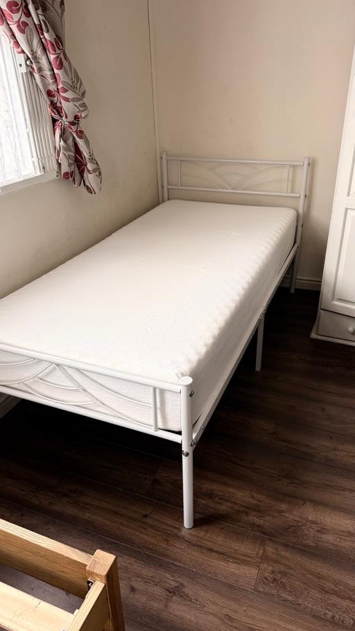 Buy & Sell Upton Park East London - Photos for White single bed with mattress and puff