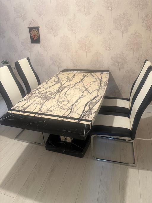 Buy & Sell Little Aston Lichfield - Photos for Dining table and chairs