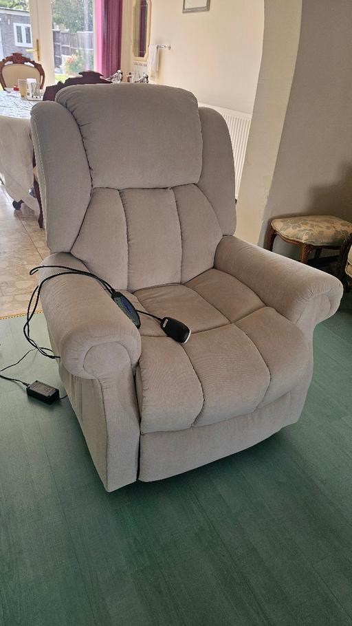 Buy & Sell Millbank Central London - Photos for Reclining armchair with massage function