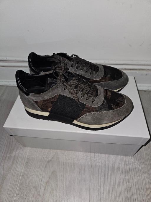 Buy & Sell Pimlico Central London - Photos for Moncler trainers