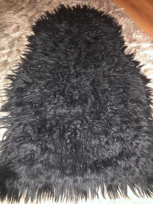 Buy & Sell Bilston Wolverhampton - Photos for Fluffy rug