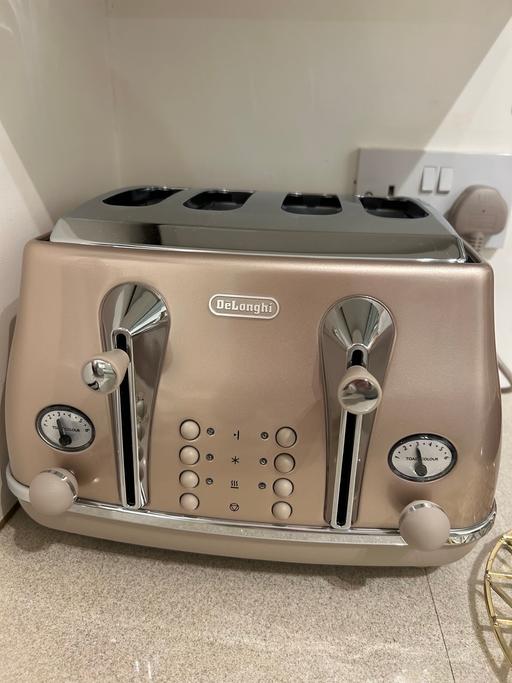 Buy & Sell Erskine Renfrewshire - Photos for Delonghi metallic range 4 slice toaster