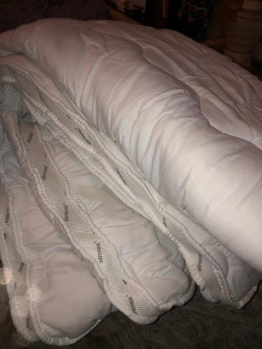 Buy & Sell Stow Heath Wolverhampton - Photos for Double mattress topper