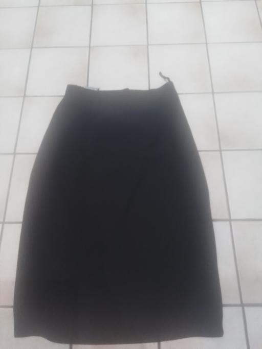 Buy & Sell Aldridge Walsall - Photos for LADIESBLACK LINED SKIRT