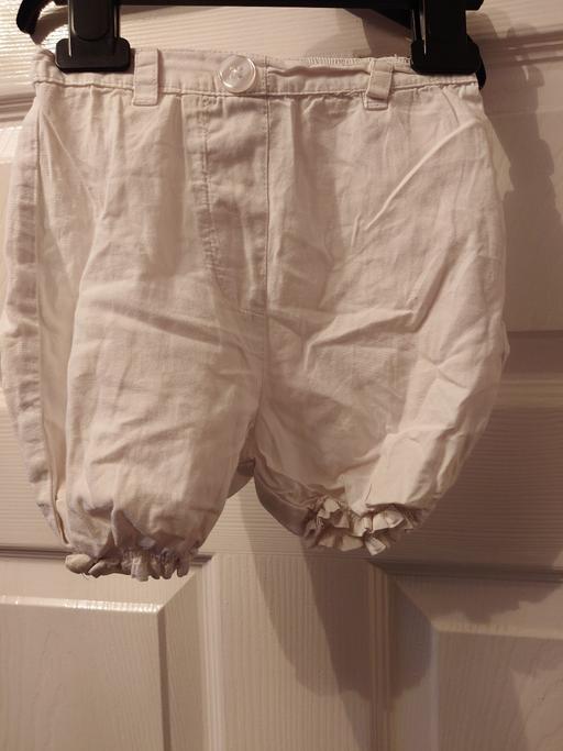 Buy & Sell Woodthorpe Charnwood - Photos for Girls white shorts size 12-18 months