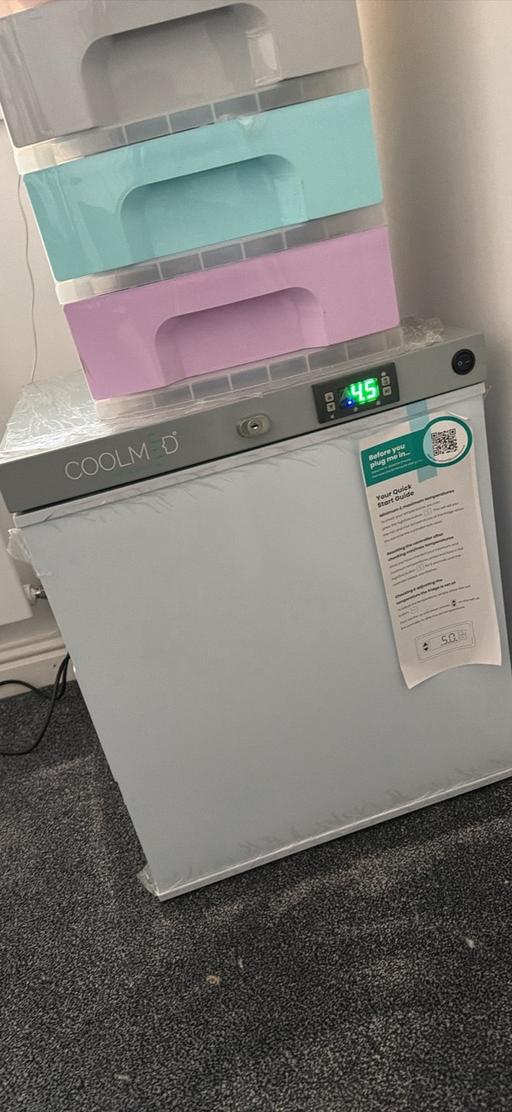 Buy & Sell Daisy Hill Bradford - Photos for Medicine fridge