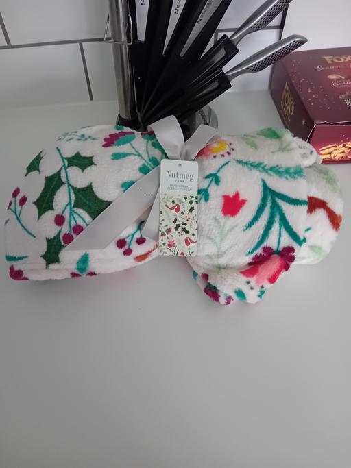 Buy & Sell Dudley Port Sandwell - Photos for Robin print throw