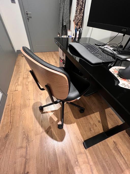 Buy & Sell Tottenham Hale North London - Photos for Black swivel office chair