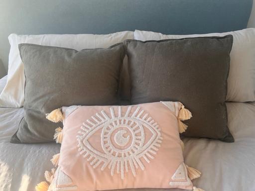 Buy & Sell Tottenham Hale North London - Photos for Set of two linen cushions