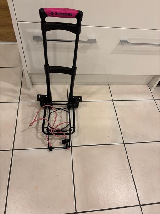 training Eccleston Park Saint Helens - Photos for Samsonite Luggage Trolley