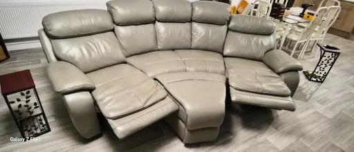 Buy & Sell Crondall Hart - Photos for Curved reclining leather sofa