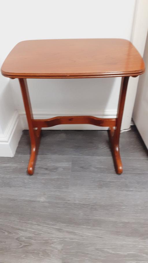 Buy & Sell Sundon Luton - Photos for SMALL Side/Display Table(LU33BY)